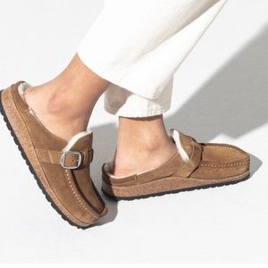 NWOT Women’s 40 (9-9.5) Birkenstock Buckley Shearling Clogs Suede Leather - Tan